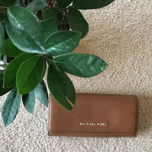 Michael Kors Acorn Leather Continental Wallet